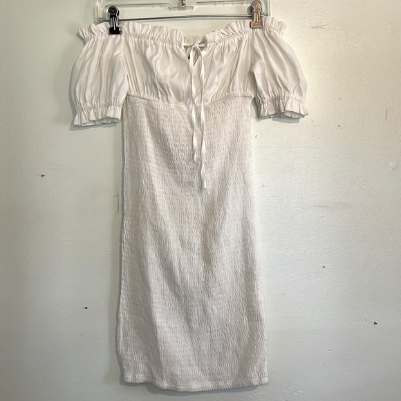 SHEIN Dresses & Skirts - SHEIN White Tight Fit Mini Dress with Poofy Off-Shoulder Short Sleeves, size S